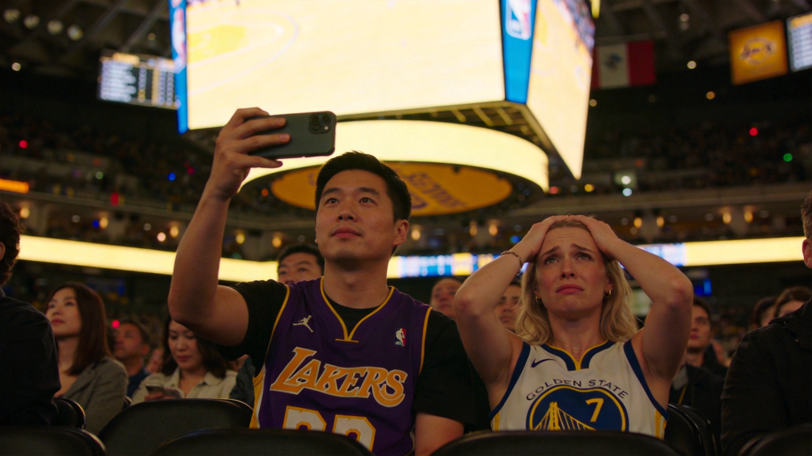 NBA湖人vs勇士集锦